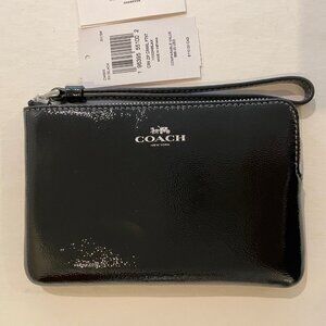 Coach Corner Zip Wristlet /wallet/Black patent Leather Medium Size